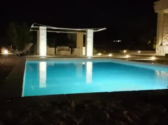 Oasi Degli Allori Bed & Breakfast 3*